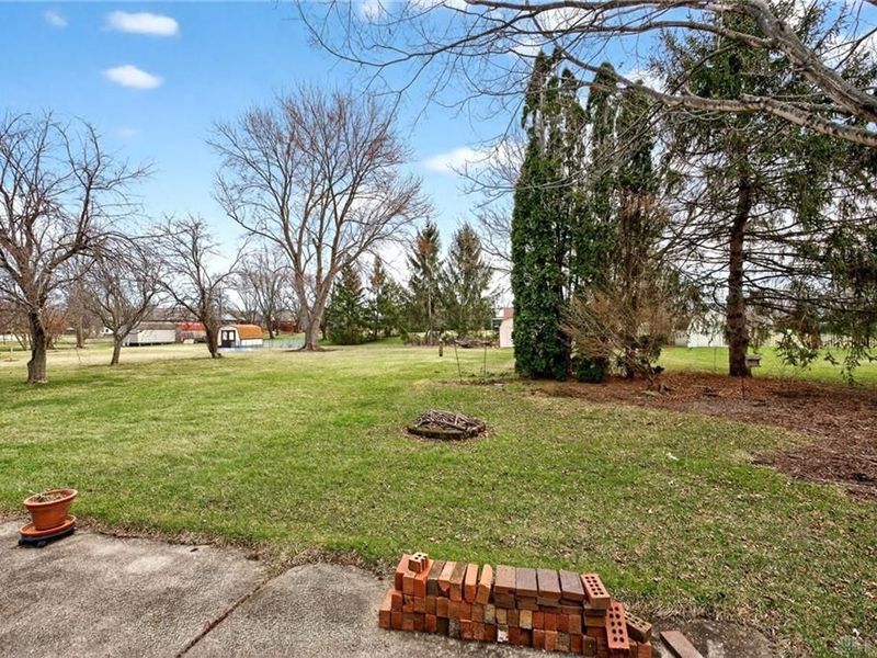 1010 Meadow Lark Drive, Enon Vlg, OH 45323 Photo 2
