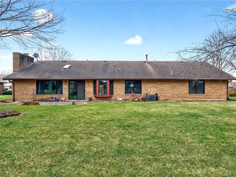 1010 Meadow Lark Drive, Enon Vlg, OH 45323 Photo 5