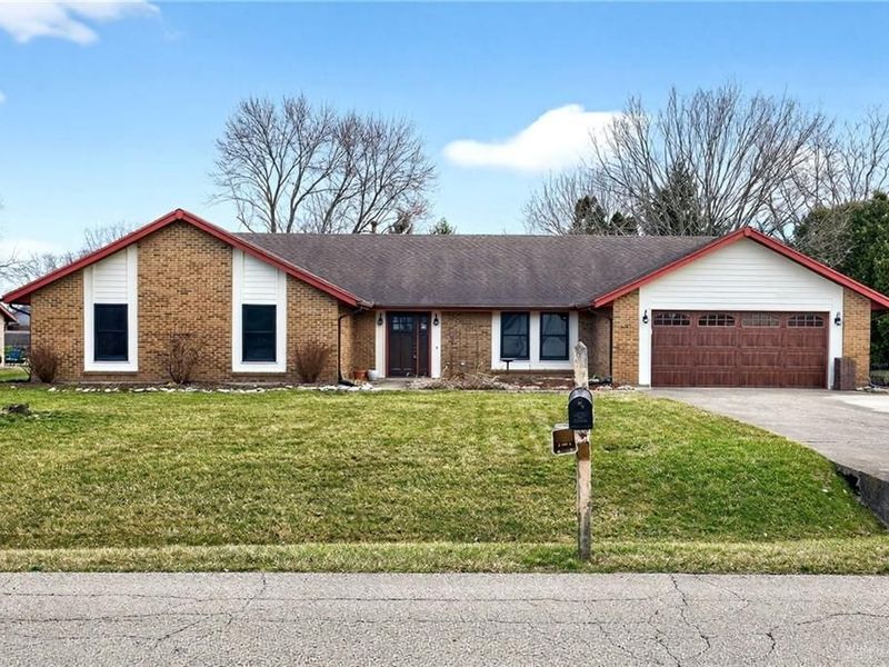 1010 Meadow Lark Drive, Enon Vlg, OH 45323 Photo 7