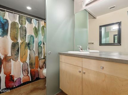 880 S Center Street, Reno, NV 89501 Photo