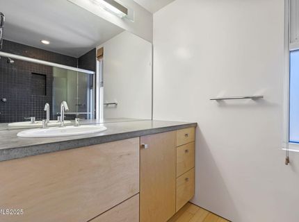 880 S Center Street, Reno, NV 89501 Photo