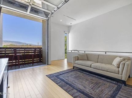 880 S Center Street, Reno, NV 89501 Photo