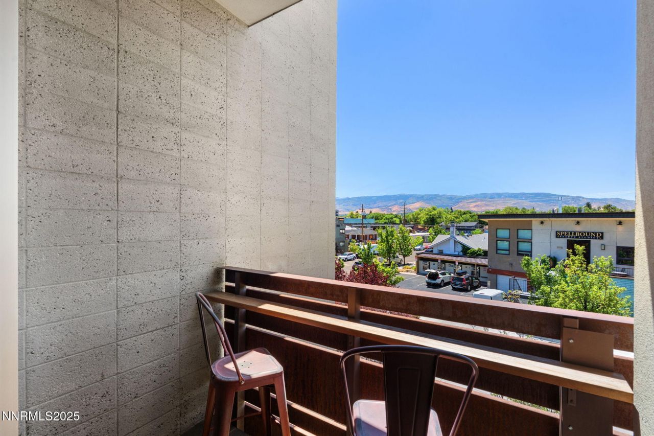 880 S Center Street, Reno, NV 89501 Photo