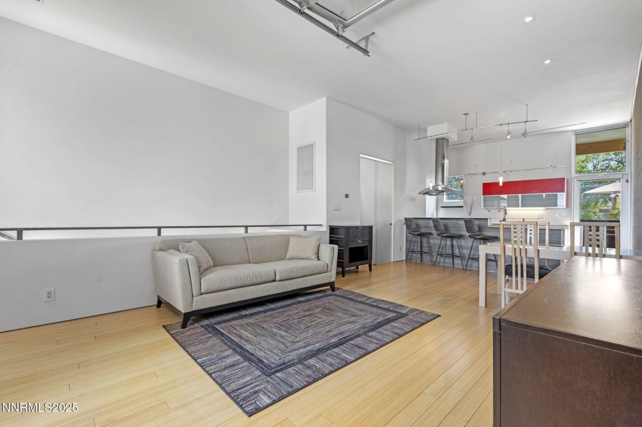 880 S Center Street, Reno, NV 89501 Photo