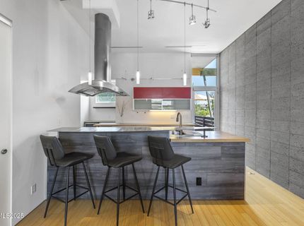 880 S Center Street, Reno, NV 89501 Photo