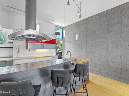 880 S Center Street, Reno, NV 89501 Photo