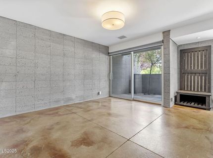 880 S Center Street, Reno, NV 89501 Photo