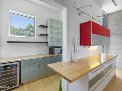 880 S Center Street, Reno, NV 89501 Photo