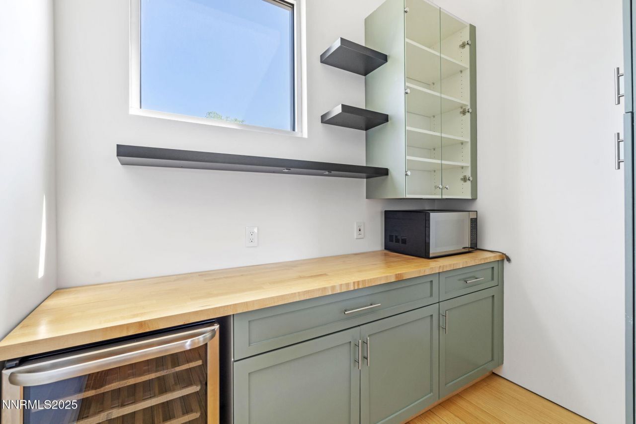 880 S Center Street, Reno, NV 89501 Photo