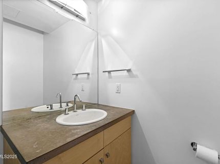 880 S Center Street, Reno, NV 89501 Photo