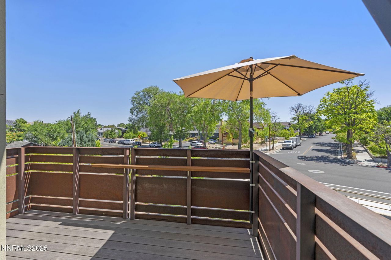 880 S Center Street, Reno, NV 89501 Photo