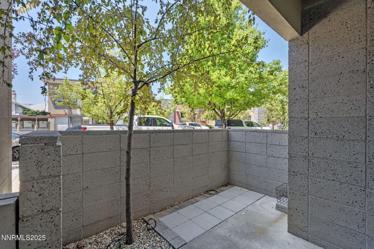 880 S Center Street, Reno, NV 89501 Photo