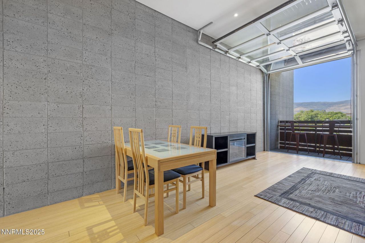 880 S Center Street, Reno, NV 89501 Photo