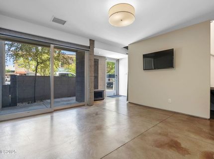 880 S Center Street, Reno, NV 89501 Photo