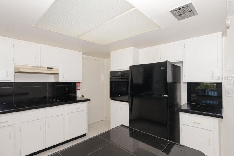 1117 SE Mendoza Avenue , Port Saint Lucie, FL 34952 Photo