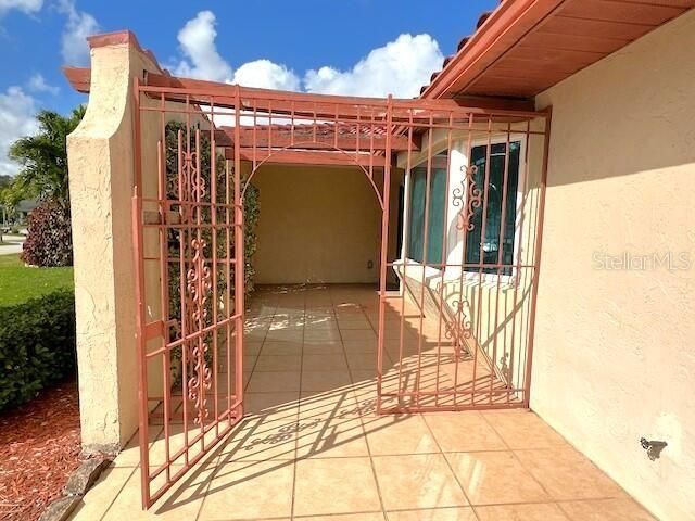 1117 SE Mendoza Avenue , Port Saint Lucie, FL 34952 Photo