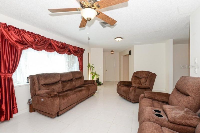 1117 SE Mendoza Avenue , Port Saint Lucie, FL 34952 Photo