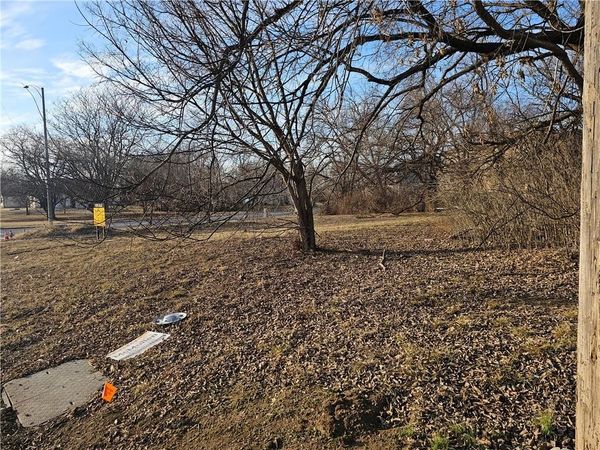 6684 W 151st Street, Overland Park, KS 66223