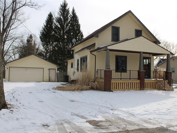 209 Maple Street, Almont Vlg, MI 48003