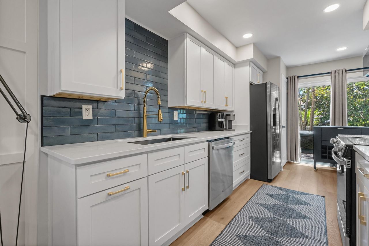 12 Shadow Moss Pl.  Photo 15