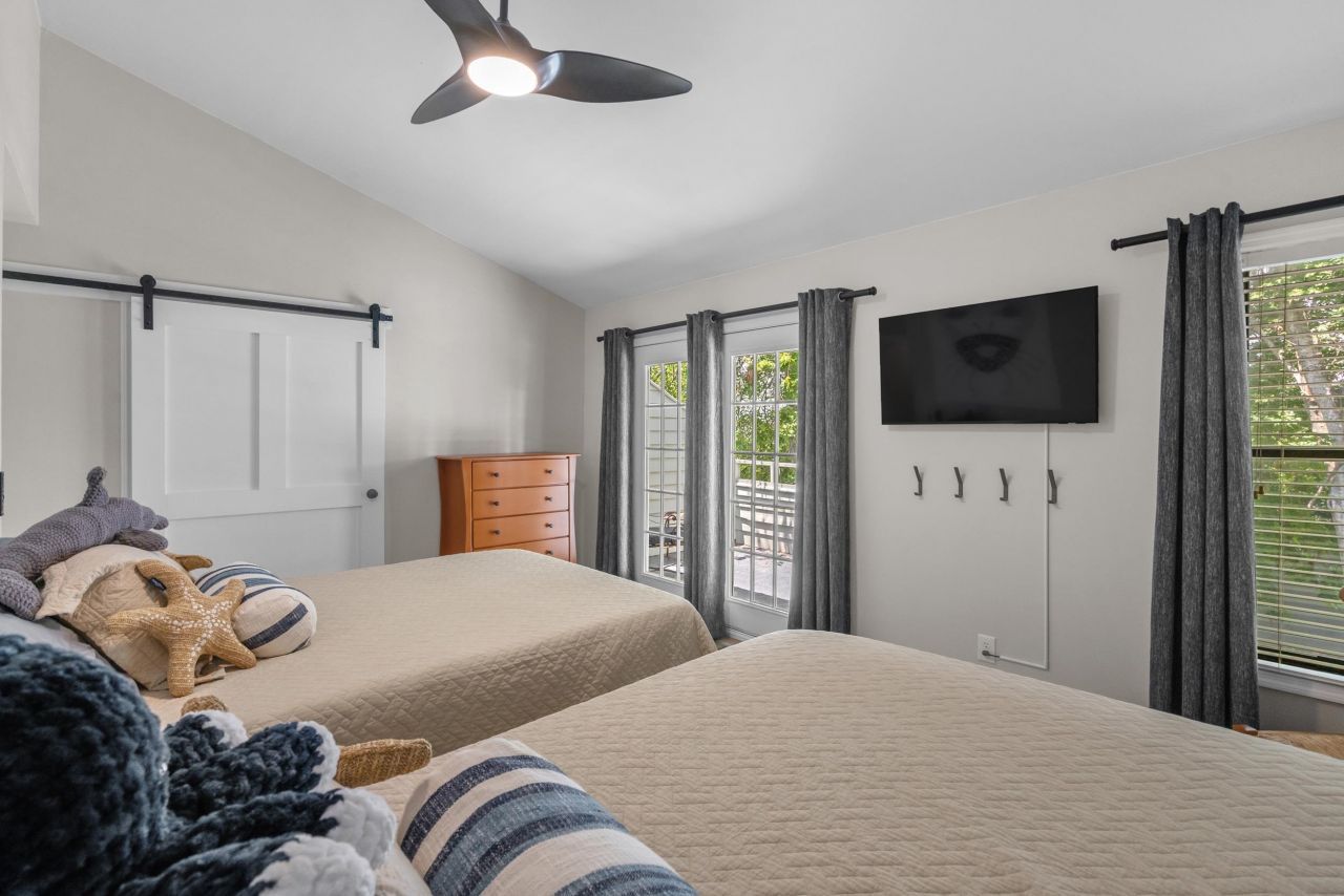 12 Shadow Moss Pl.  Photo 24