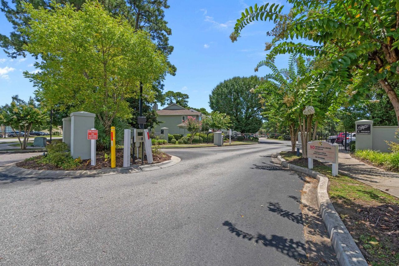 12 Shadow Moss Pl.  Photo 33