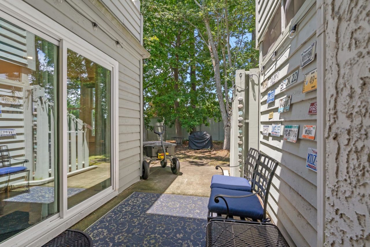 12 Shadow Moss Pl.  Photo 37