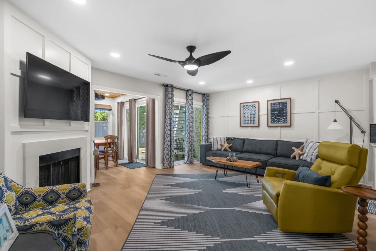 12 Shadow Moss Pl.  Photo 7