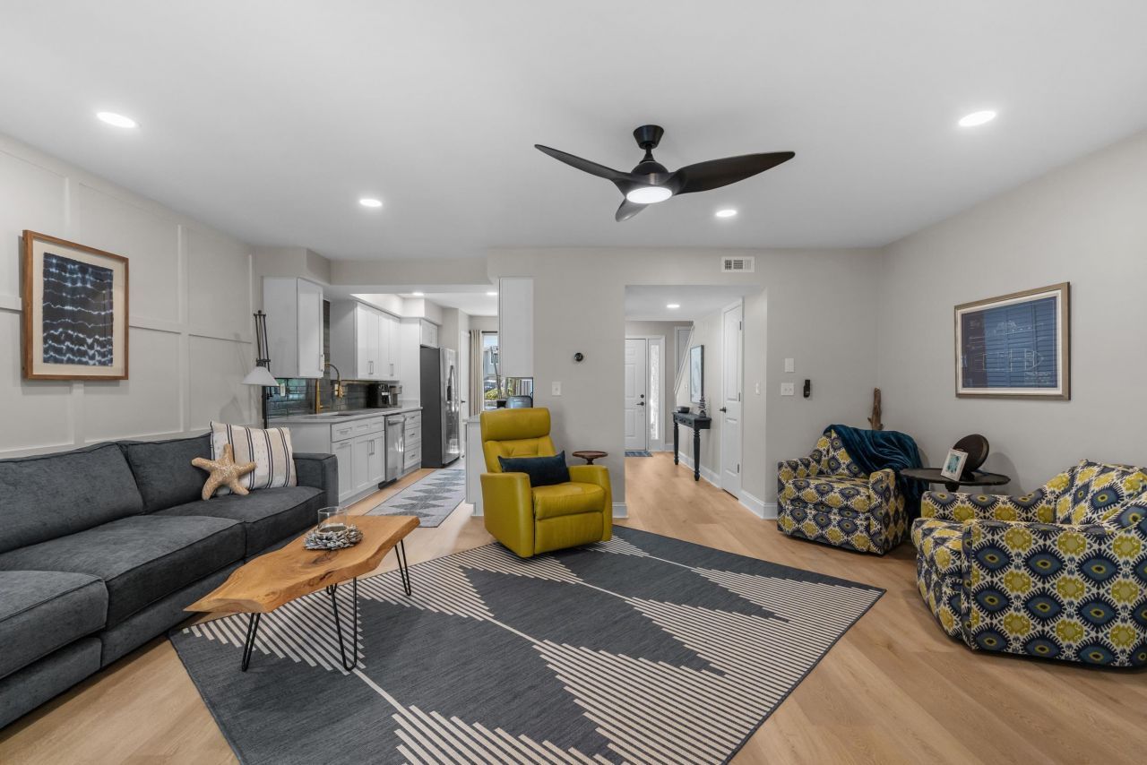 12 Shadow Moss Pl.  Photo 9