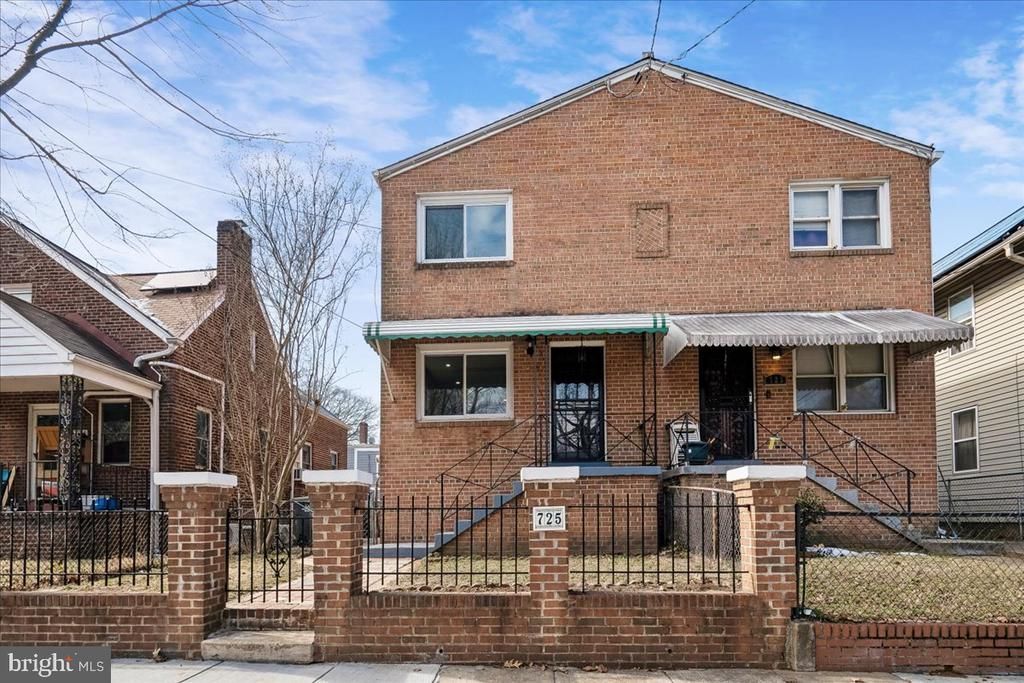 725 Croissant Place Se, Washington, DC 20019 Main Photo
