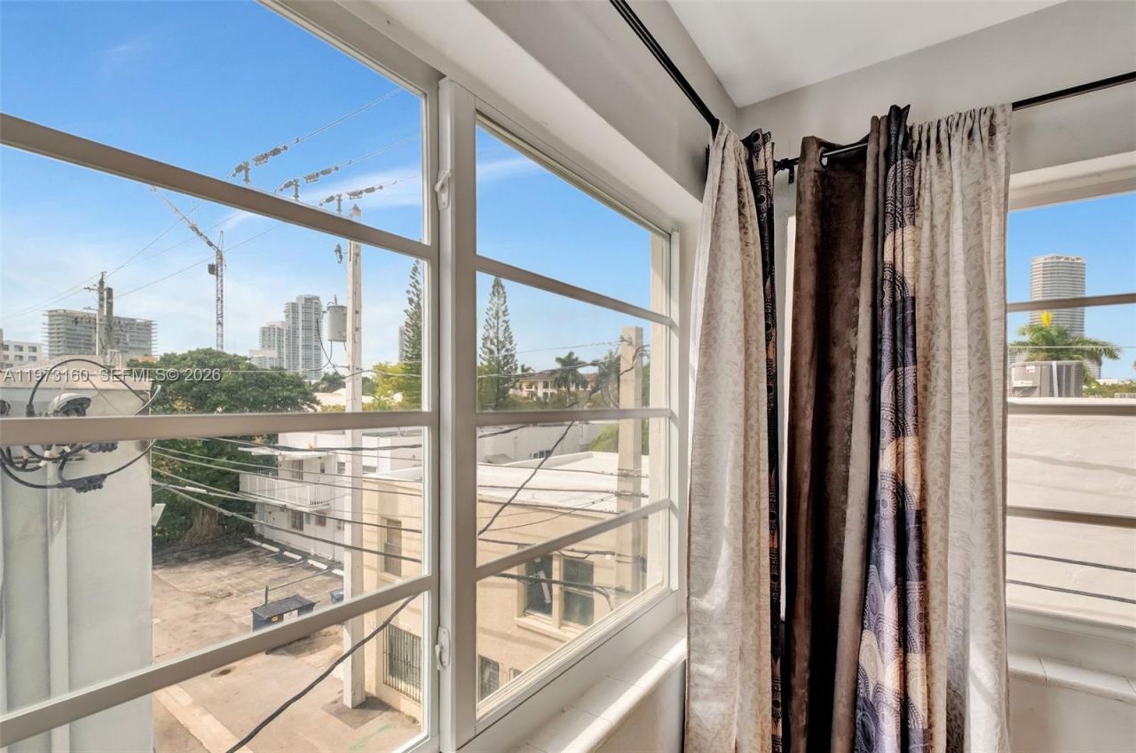 350 Collins Ave , Unit 306, Miami Beach, FL 33139 Photo