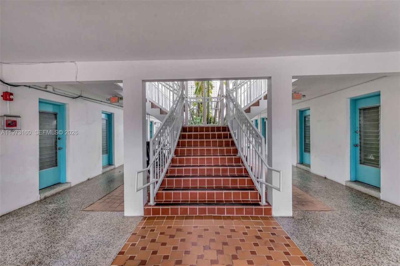 350 Collins Ave , Unit 306, Miami Beach, FL 33139 Photo
