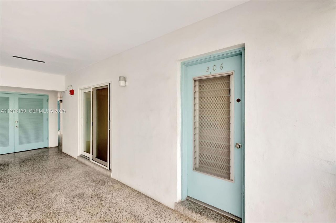 350 Collins Ave , Unit 306, Miami Beach, FL 33139 Photo