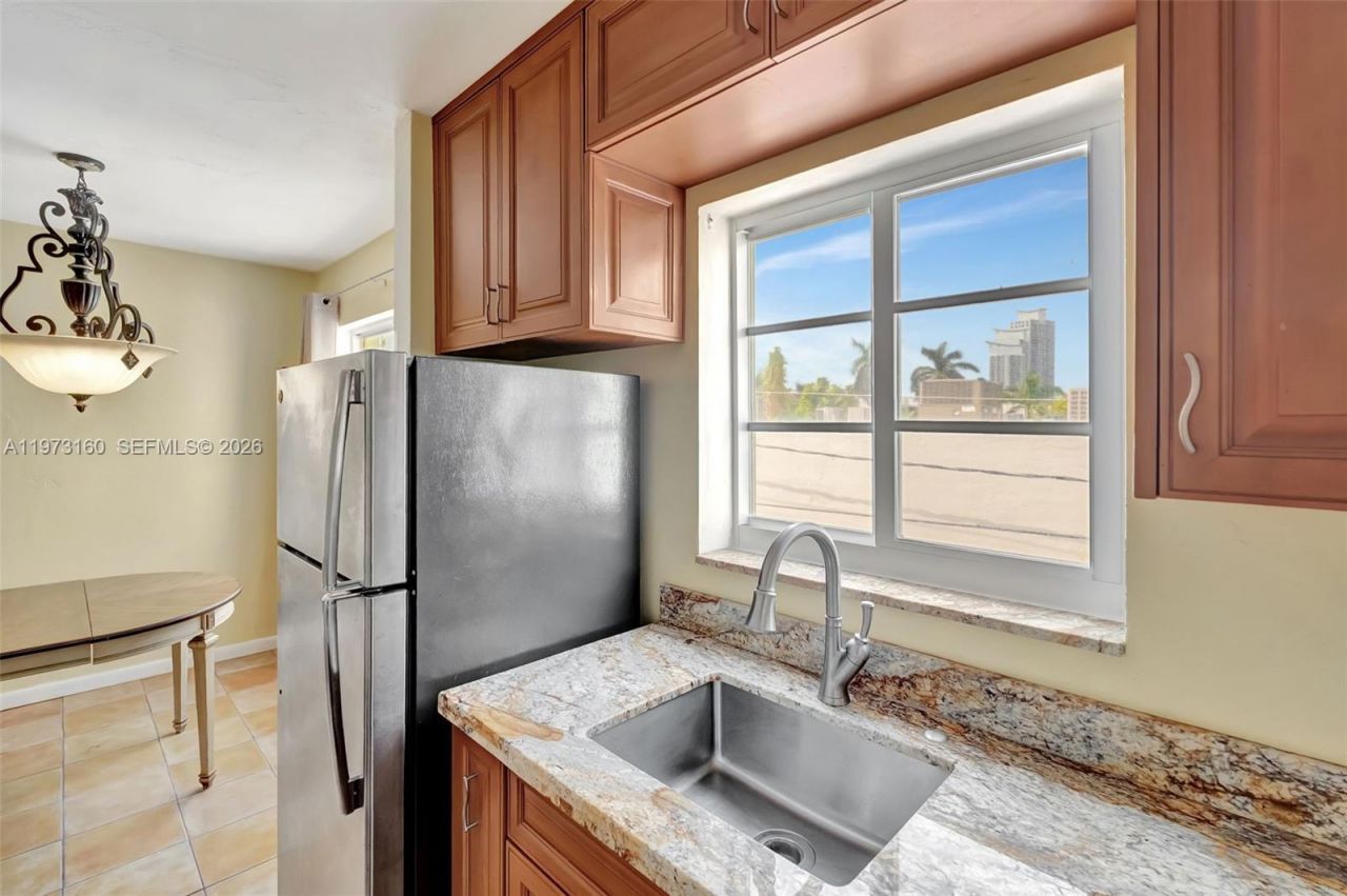 350 Collins Ave , Unit 306, Miami Beach, FL 33139 Photo