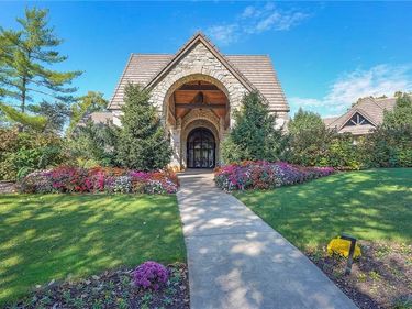 16942 E Heather Lane, Loch Lloyd, MO 64012