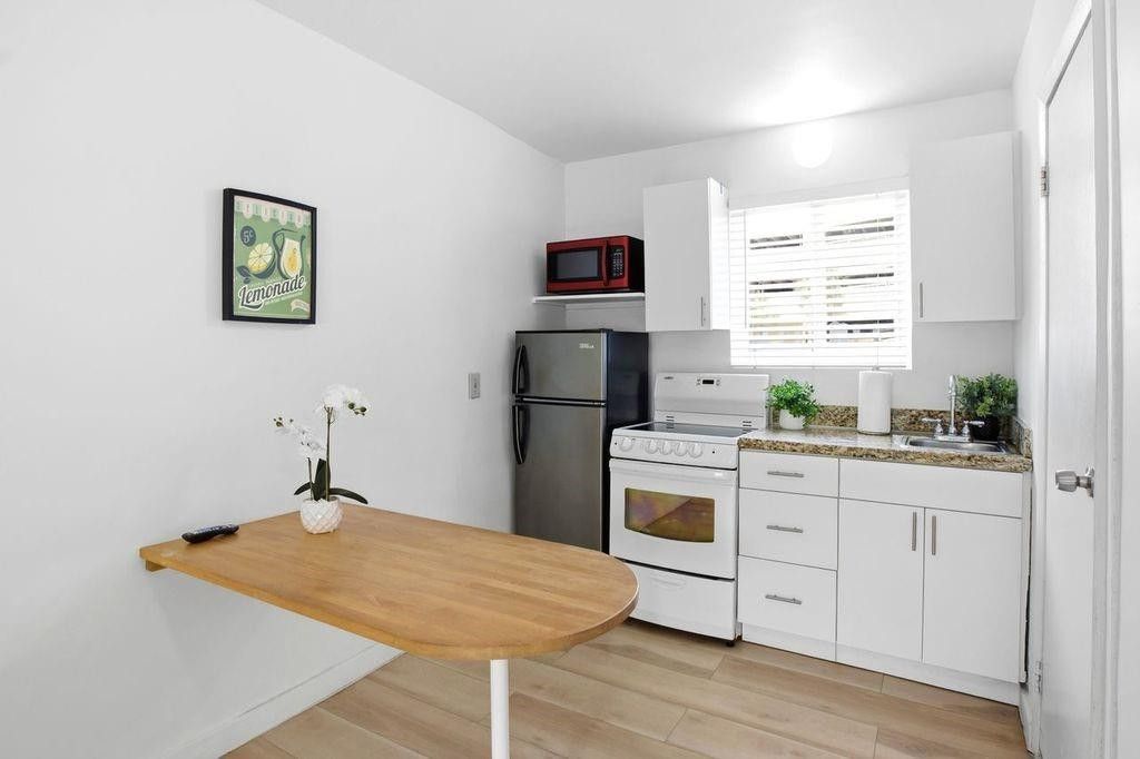 343 Van Buren Street, Unit 5, Hollywood, FL 33019 Photo