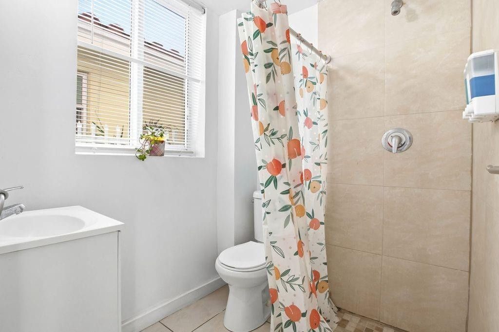 343 Van Buren Street, Unit 5, Hollywood, FL 33019 Photo