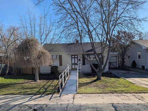 616 S Olive, Nampa, ID 83686