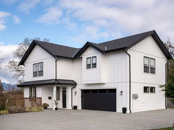 9356 East Saanich Rd, North Saanich, BC V8L 1H9