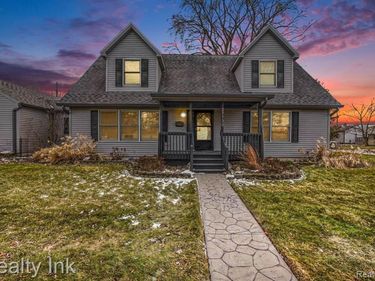 27132 Groveland Street, Madison Heights, MI 48071