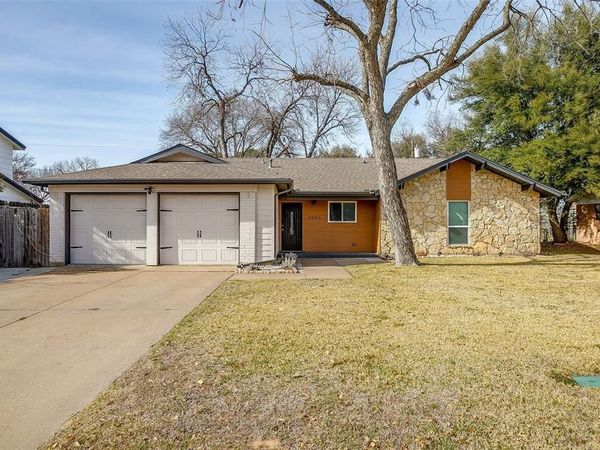 1905 Chattanooga Drive, Bedford, TX 76022