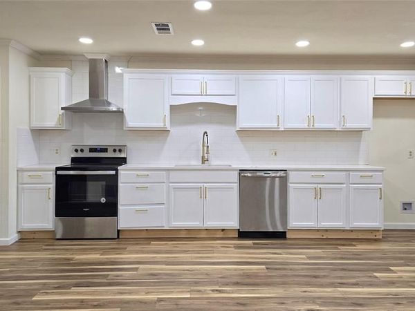 1410 Chinook Drive , Arlington, TX 76014