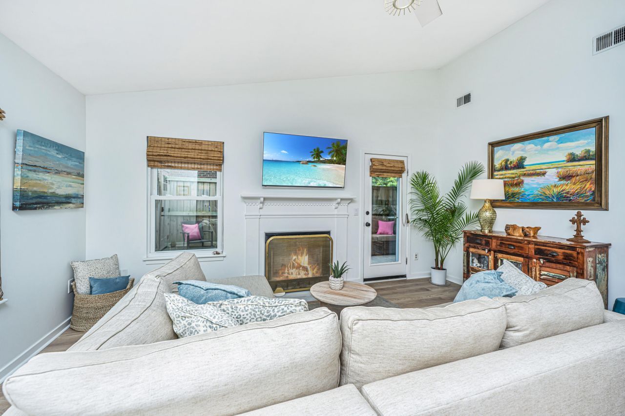 1382 W Point Drive Photo 10