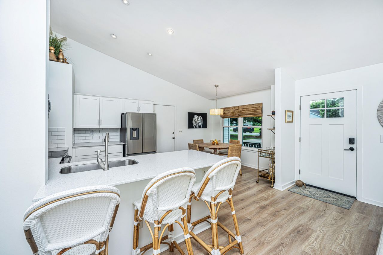 1382 W Point Drive Photo 15