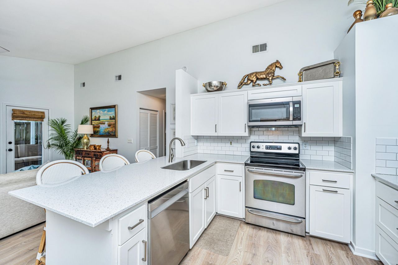 1382 W Point Drive Photo 16