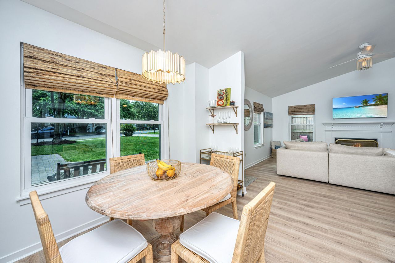 1382 W Point Drive Photo 17