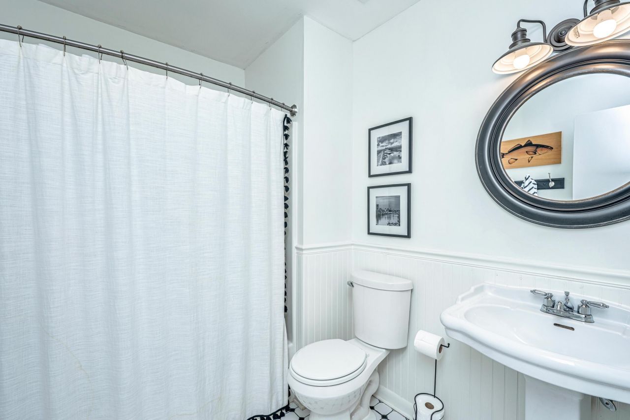 1382 W Point Drive Photo 22