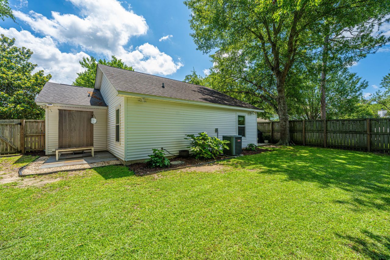 1382 W Point Drive Photo 33