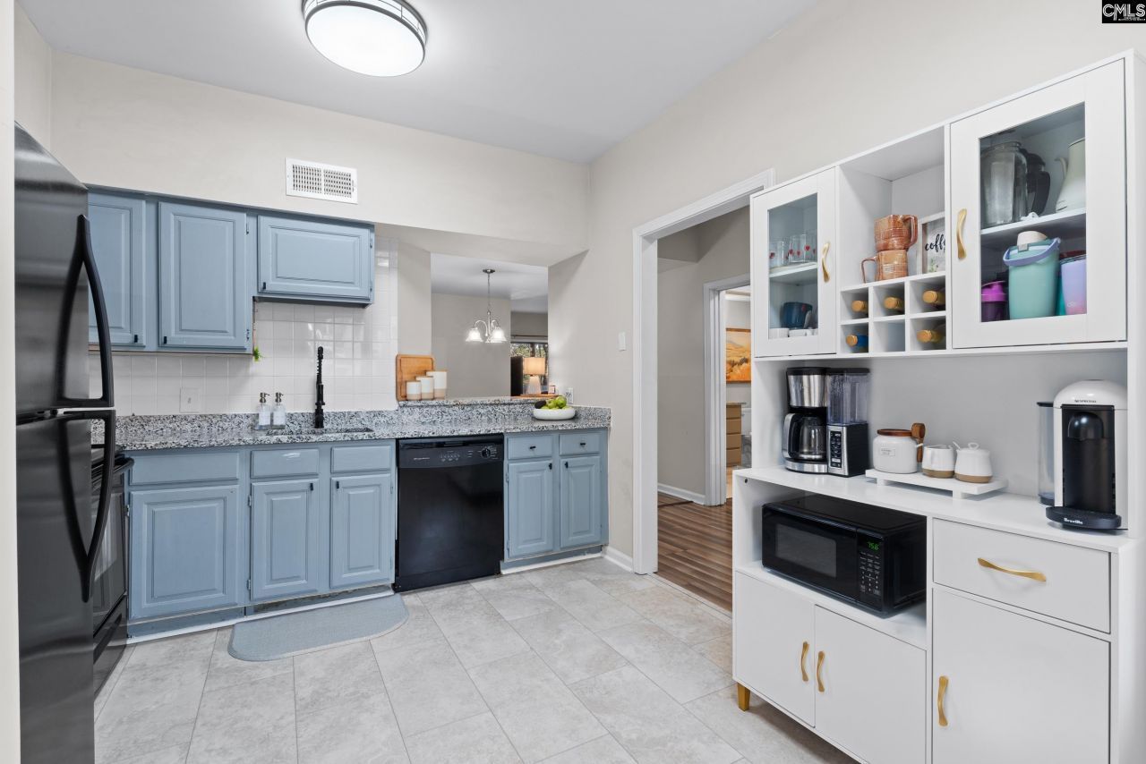 1850 Atlantic Drive  Photo 7