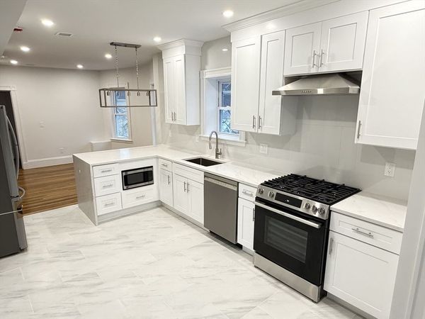 10 Beech St, Unit 3, Cambridge, MA 02140